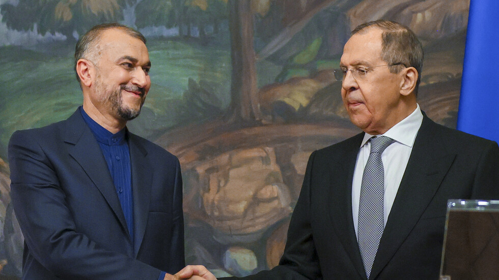 أمير عبد اللهيان يؤكد في اتصال مع لافروف دعم إيران لسيادة القانون في روسيا