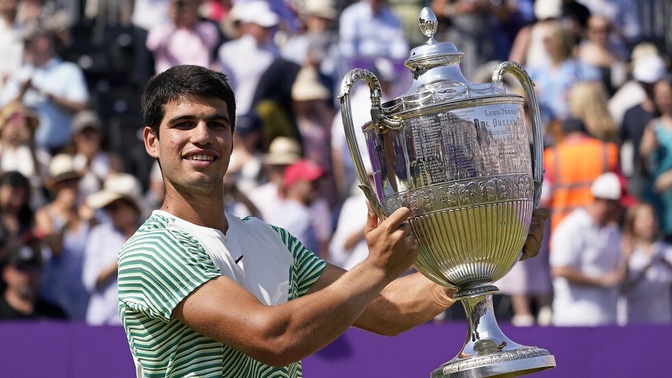 الماتادور ألكاراز يصطاد عدة عصافير بحجر واحد! (فيديو)