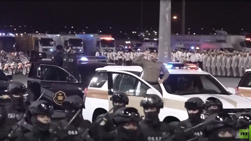 أهازيج أمن الحج في مشعر منى تثير تفاعلا (فيديو)