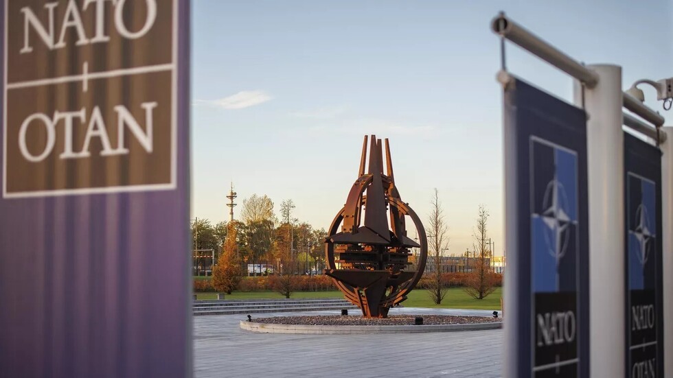 سياسي أمريكي: حلف الناتو يقر سرا بأن حربه ضد روسيا أوقعته في مشاكل كبيرة