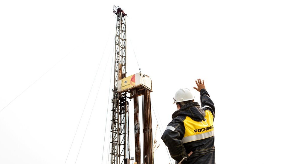 انخفاض أسعار النفط وسط مخاوف من الفائدة