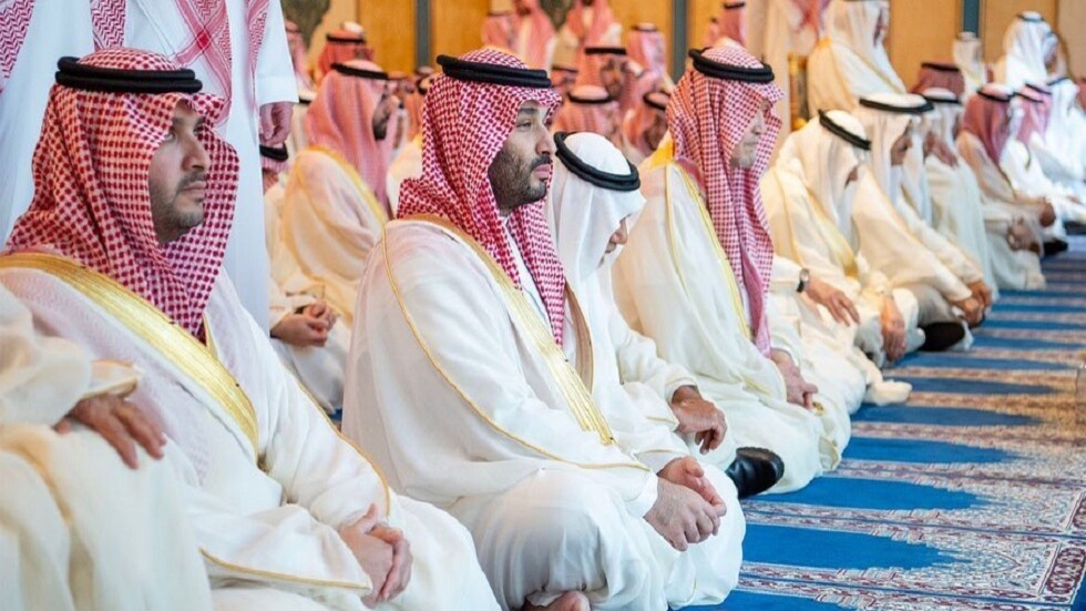 تفاعل واسع على رد ولي العهد السعودي على شخص دعا له بالأجر (فيديو)