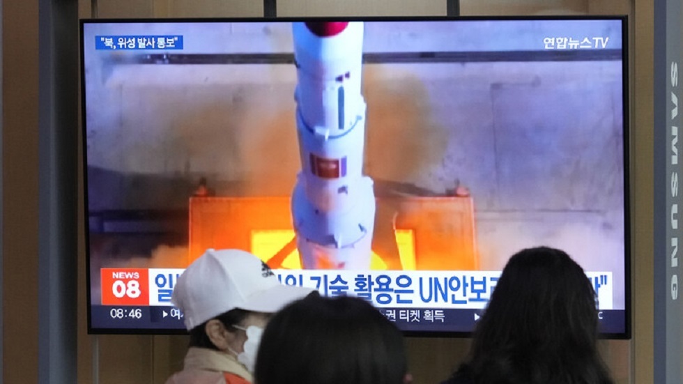 كوريا الجنوبية تنظر في فرض عقوبات إضافية على كوريا الشمالية بعد إطلاق صاروخ فضائي