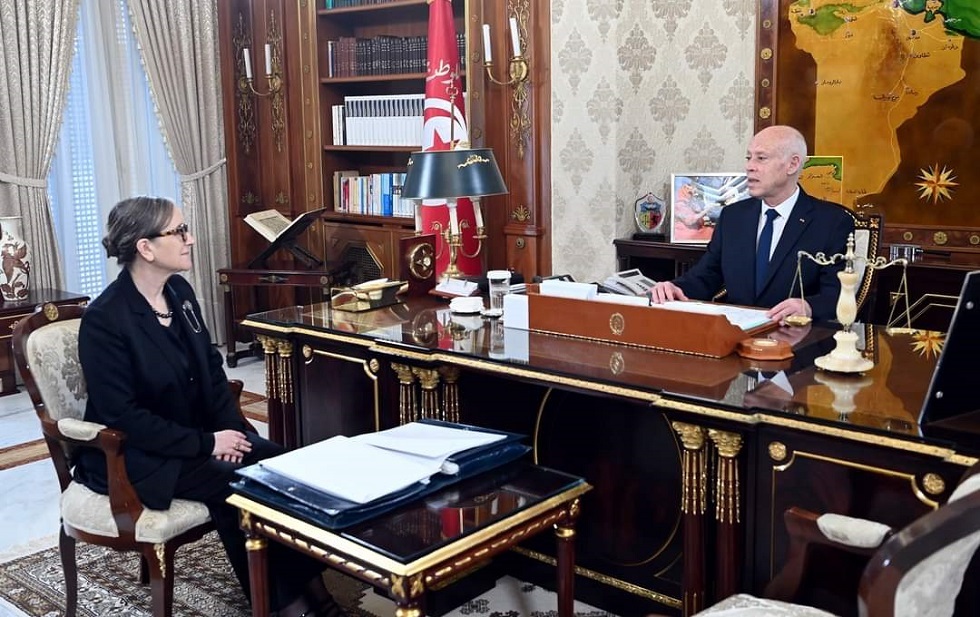 تجنبا للإملاءات الخارجية.. الرئيس التونسي يقترح ضريبة على الميسورين