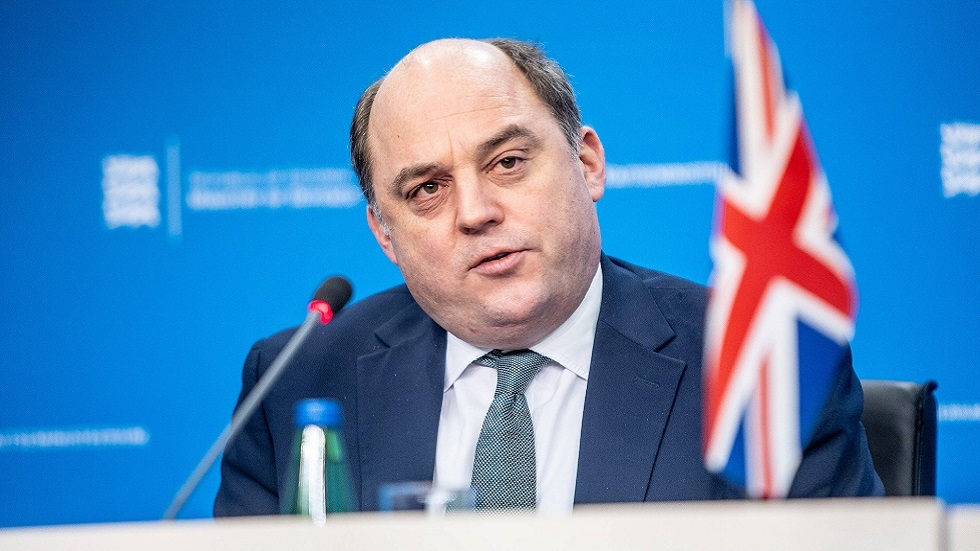 وزير الدفاع البريطاني: تصرفات روسيا في أوكرانيا أدت إلى تعزيز 