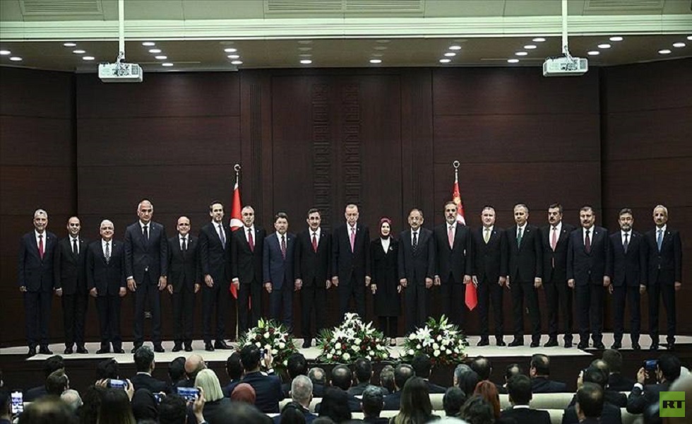تشاووش أوغلو وأكار خارجها.. أردوغان يعلن تشكيلة الحكومة التركية الجديدة وفيها امرأة وحيدة