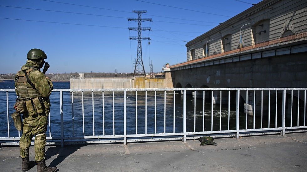 بعد قصفها.. زيلينسكي: بسبب تصريف مياه محطة كاخوفكا ستقع مشاكل كبيرة بمياه الشرب