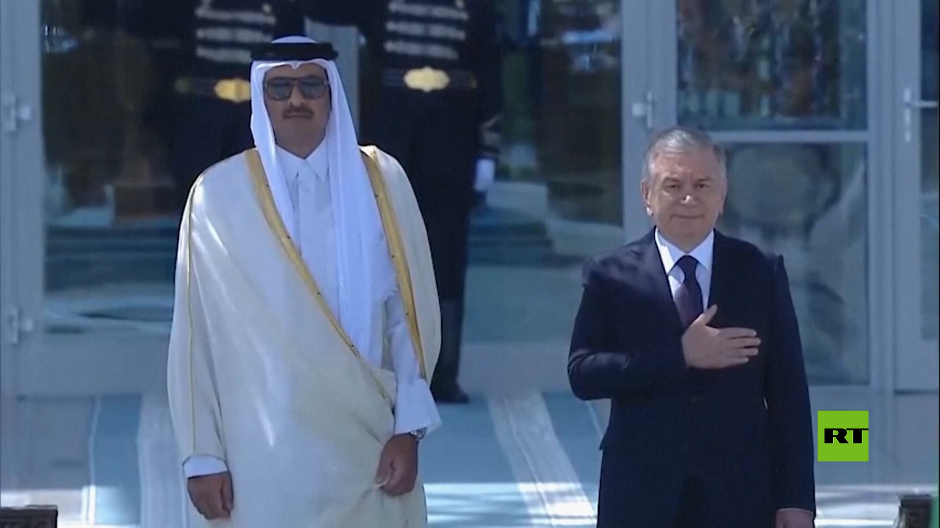 استقبال مهيب لأمير قطر في سمرقند