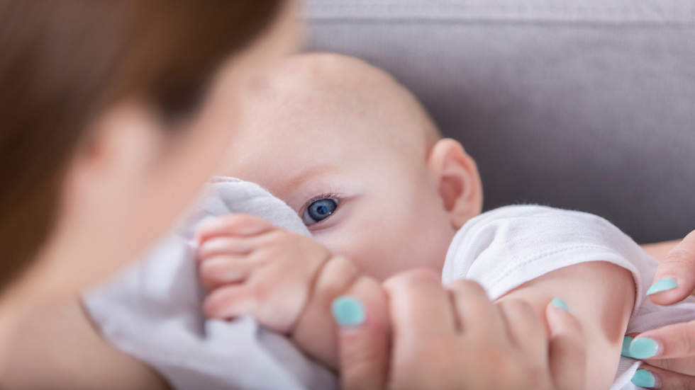 دراسة تكشف أثر الرضاعة الطبيعية على نتائج اختبارات الأطفال المدرسية!