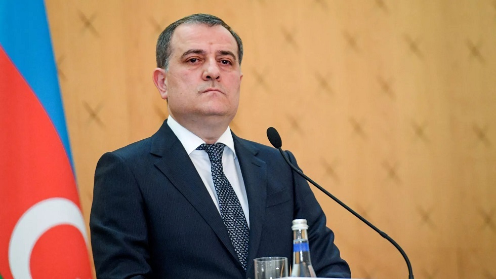 وزير الخارجية الأذربيجاني: باكو ويريفان تقتربان من السلام الدائم بينهما