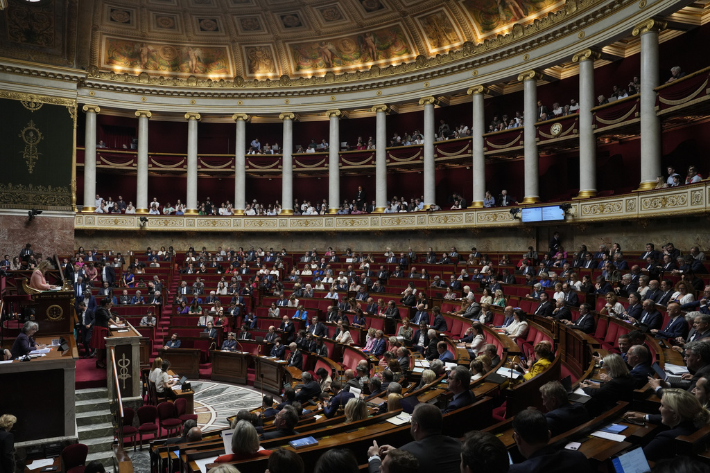 معارضو رفع سن التقاعد في فرنسا يدفعون بمشروع قانون جديد