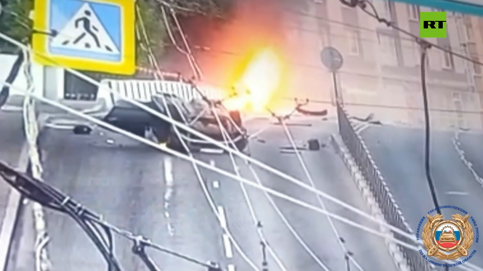 سيارة تتناثر إلى أشلاء أثناء حادث سير مروع في كالينينغراد