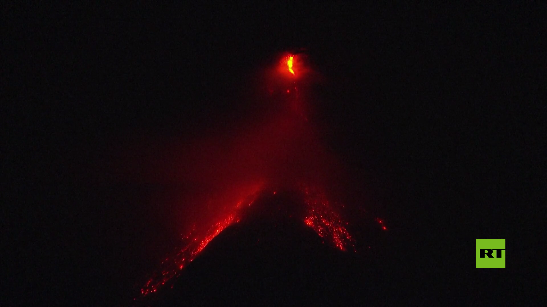 بالفيديو.. انبعاث حمم بركان مايون في الفلبين