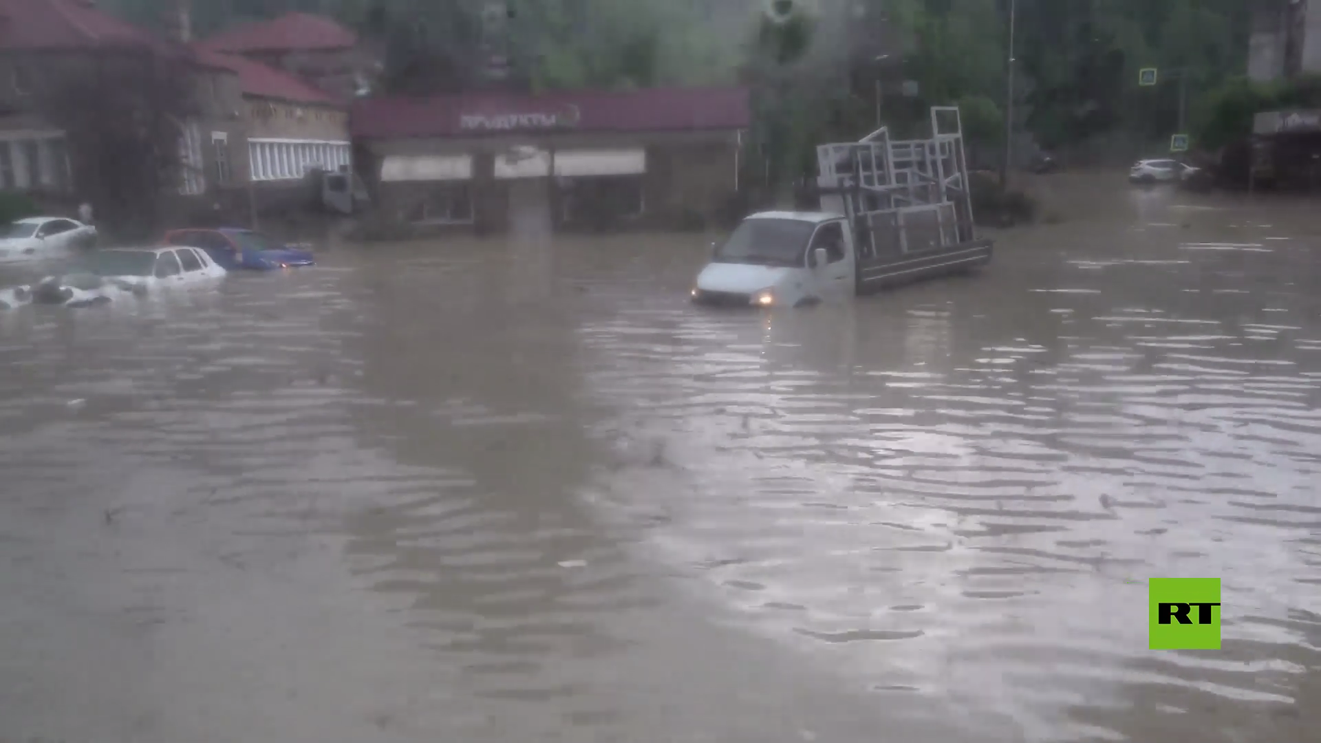مشاهد جديدة من سوتشي الروسية بعد تعرضها لهطول الأمطار الغزيرة