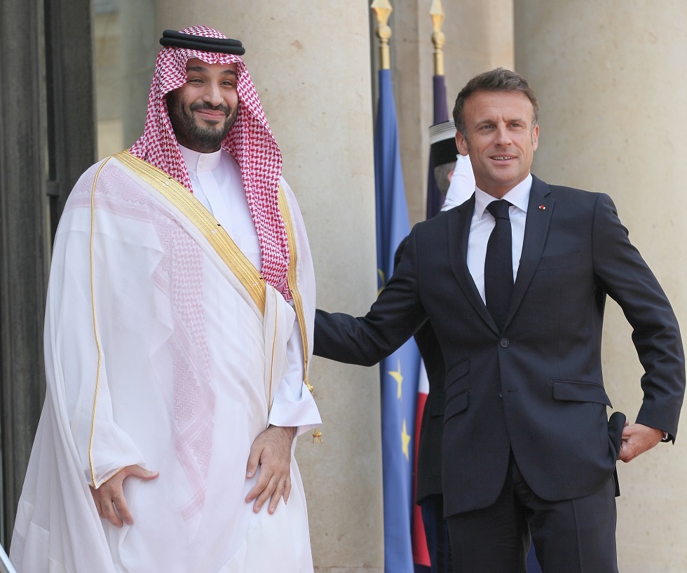 الرئيس الفرنسي إيمانويل ماكرون وولي العهد السعودي الأمير محمد بن سلمان
