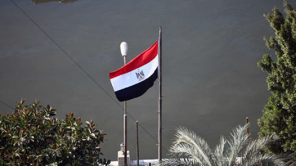 مصر: سقوط أجزاء من كوبري المشاة يغلق حركة المرور بالجيزة (صور + فيديو)