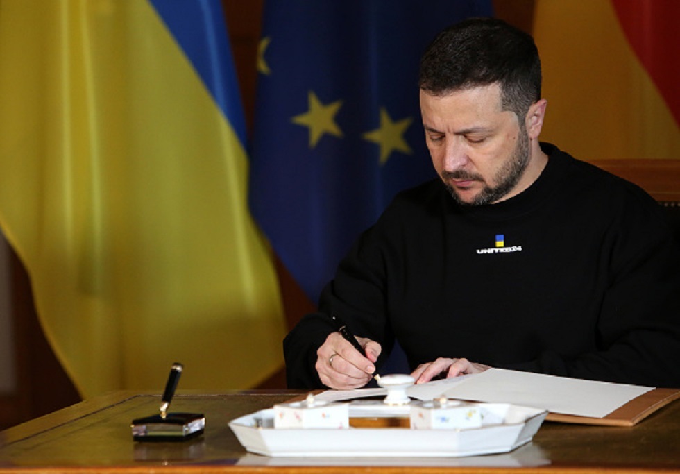 أوكرانيا تحظر استيراد الكتب من روسيا وبيلاروس