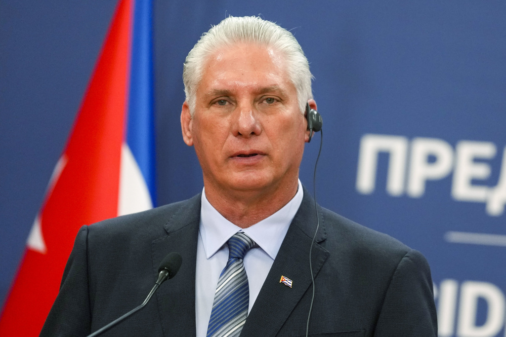 رئيس كوبا يعلن تضامنه مع بوتين والشعب الروسي في مواجهة العصيان