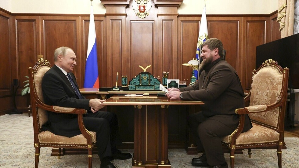 قديروف يلتقط صورة سيلفي مع بوتين بمناسبة العيد ويقول: بوتين يكن للمسلمين احتراما شديدا (صورة)