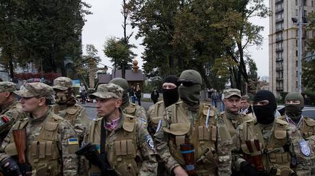 اعترافات.. عسكريون أوكرانيون أطلقوا قذيفة "أر بي جي" على عجائز حاول مغادرة منطقة القتال