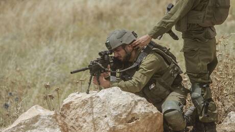 الجيش الإسرائيلي يمشط المنطقة بعد مقتل جنود في هجوم لشرطي مصري على الحدود