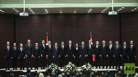 تشاووش أوغلو وأكار خارجها.. أردوغان يعلن تشكيلة الحكومة التركية الجديدة وفيها امرأة وحيدة