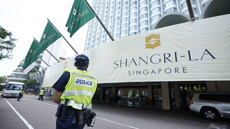 رويترز: لقاء سري لكبار مسؤولي الاستخبارات من 20 دولة في سنغافورة