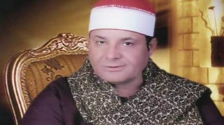 قراء مصر تستدعي الشيخ حلمي الجمل للتحقيق بعد تمايله كمطربي المهرجانات خلال تلاوة القرآن