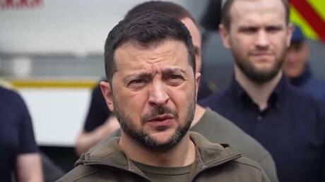 ضابط روسي: الغرب يستعد لانتحار زيلينسكي
