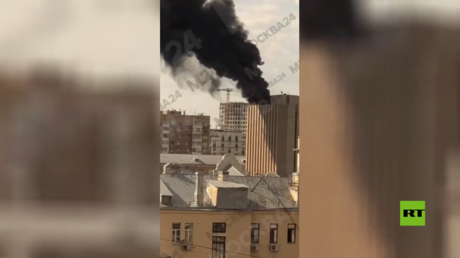 بالفيديو.. حريق هائل وسط موسكو