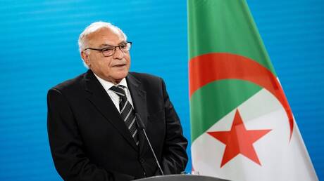 بعد نفي المطالبة بمغادرة سفير أبو ظبي.. أول اتصال دبلوماسي رسمي بين الجزائر والإمارات