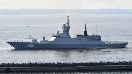 روسيا تحدّث بعض سفنها الحربية وتزودها بأسلحة جديدة