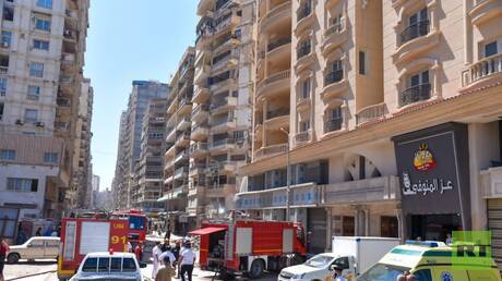 الصحة المصرية تعلن انتشال جثة وإصابتين من تحت أنقاض مبنى الإسكندرية المنهار