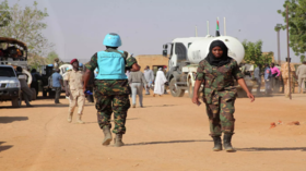 حاكم دارفور يعلن الإقليم منطقة منكوبة.. ويطالب بإدخال المساعدات الإنسانية عبر أي حدود