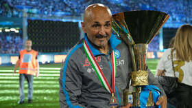 من بقايا مسروقاته.. ألتراس نابولي يفاجئ المدرب الراحل بهدية