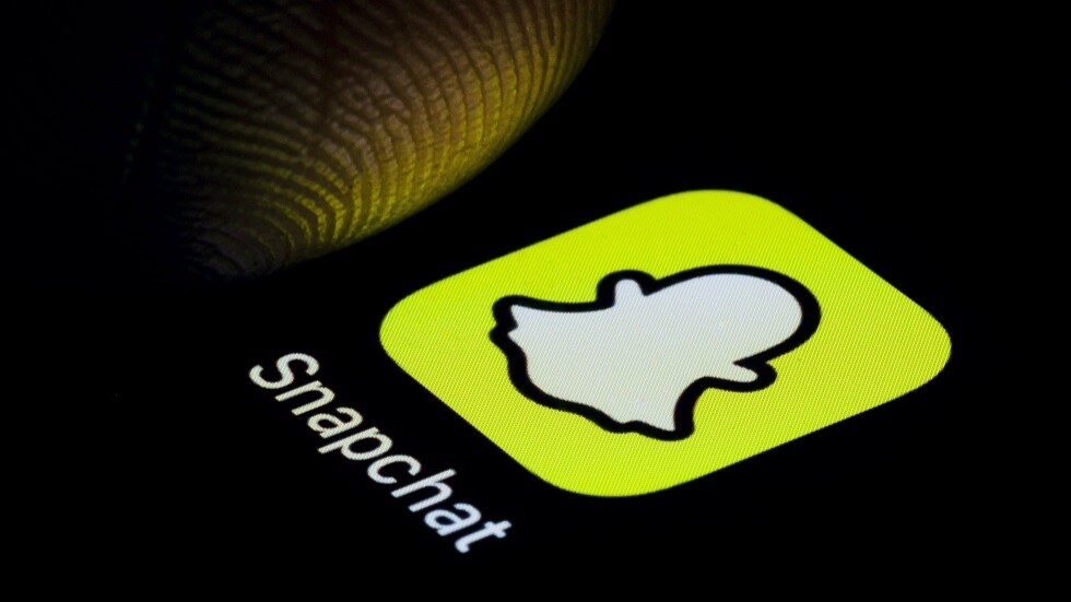 السلطات الفرنسية تهدد المحتجين باختراق حساباتهم على "سناب شات"