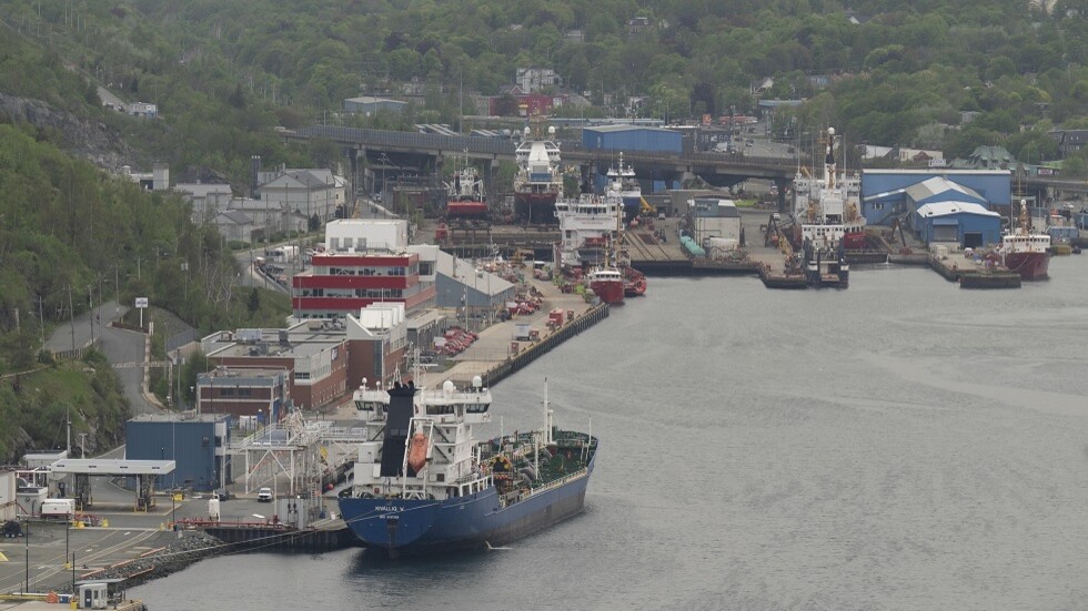 إضرابات في كندا تهدد بشل حركة النقل الدولي للبضائع