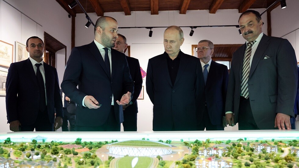 بوتين منتقدا حرق القران في السويد: يحتاجون لشخص مثل بطرس الأكبر ليلقنهم درسا (فيديو)