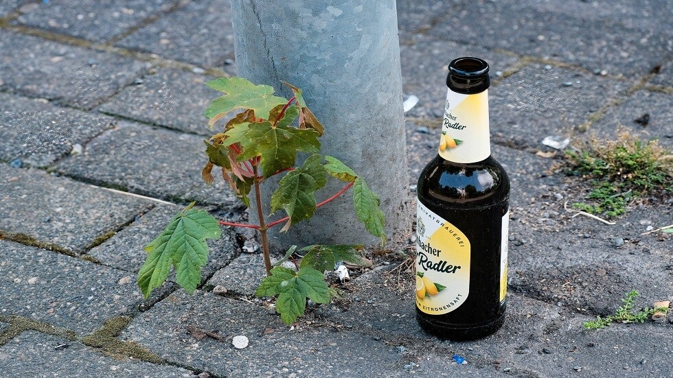 قائد الشرطة الإيرانية ينفي وقوع سلسلة تسمم كحولي في البلاد