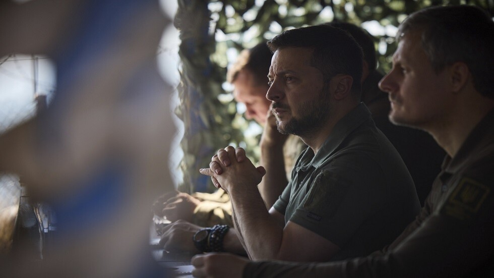 "على وشك البكاء".. مظهر زيلينسكي المريب في أوديسا يلفت انتباه مستخدمي "يوتيوب" (فيديو)