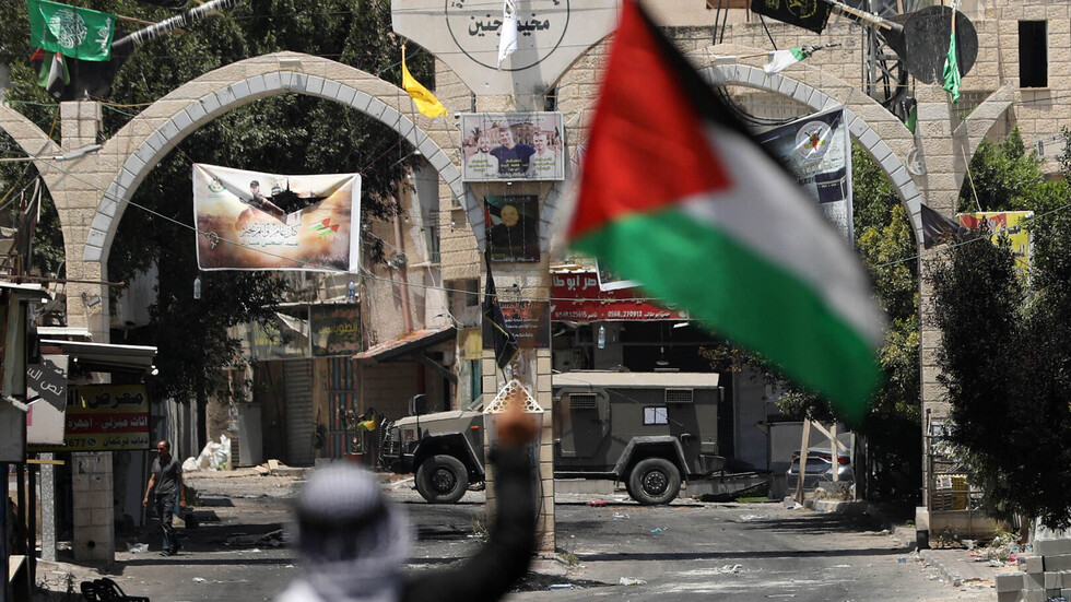 جنين تشيع 12 من أبنائها بمشاركة حاشدة (فيديو)