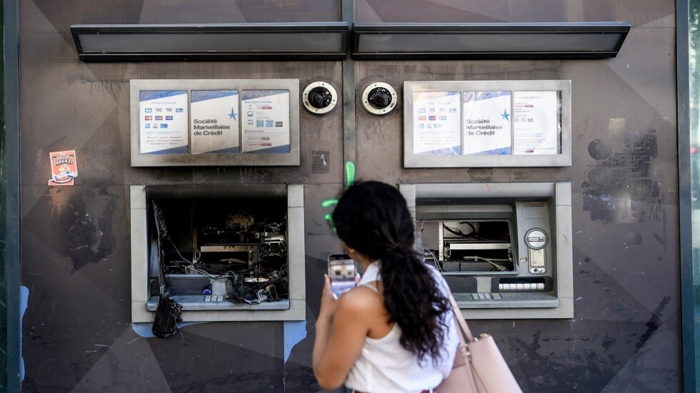 علييف يوجه رسالة حادة لماكرون ويطالبه بالاعتذار عن ماضي فرنسا الاستعماري وجرائم أسلافه ضد الملايين