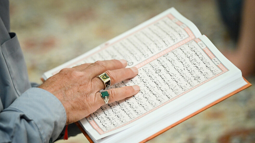 توقيف أجنبي بعد تدنيسه للقرآن في أوليانوفسك الروسية