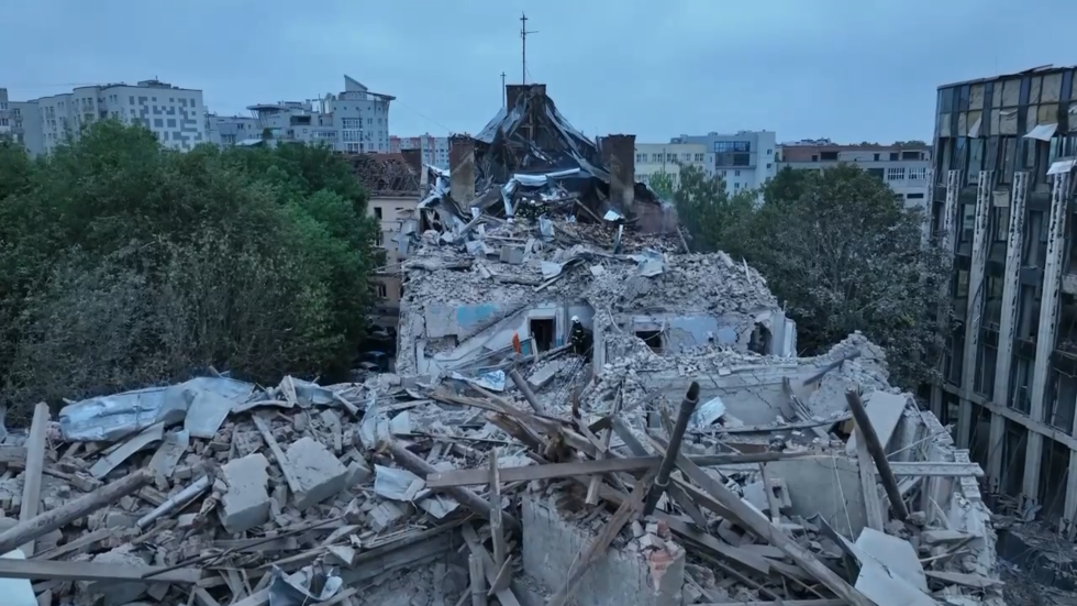 ضربة صاروخية تدمر مبنى للمرتزقة الأجانب بمقاطعة لفوف