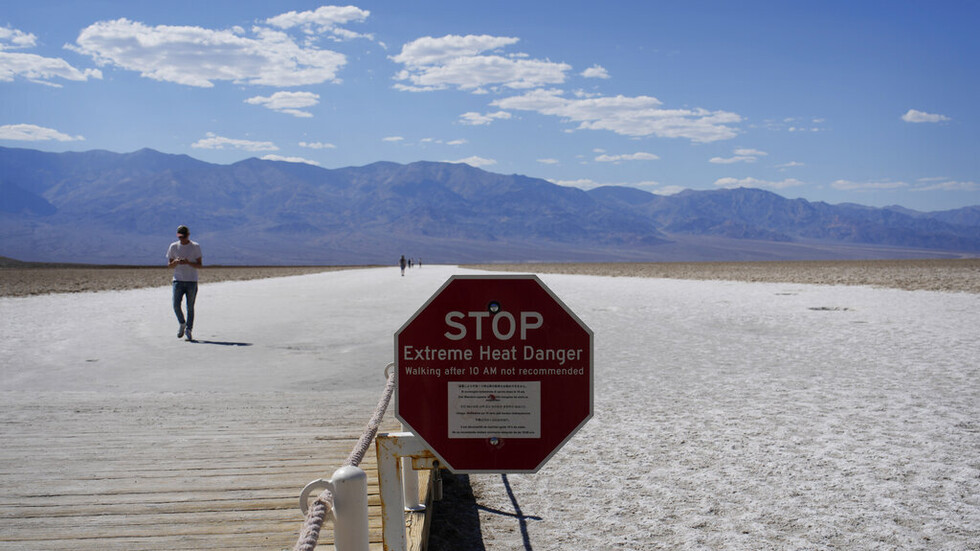 وفاة رجل بسبب الحرارة في متنزه وادي الموت الوطني