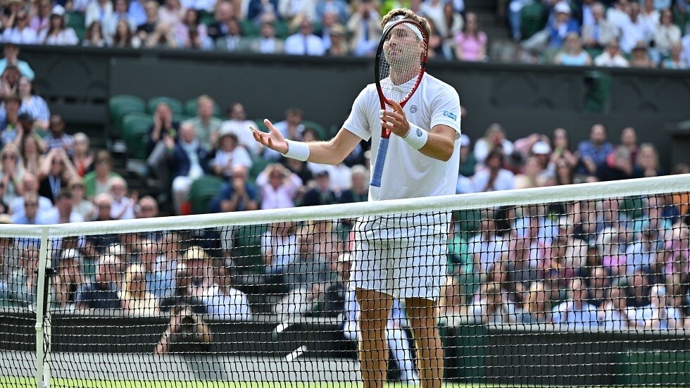 شاهد.. باكورة المفاجآت الكبرى في ويمبلدون