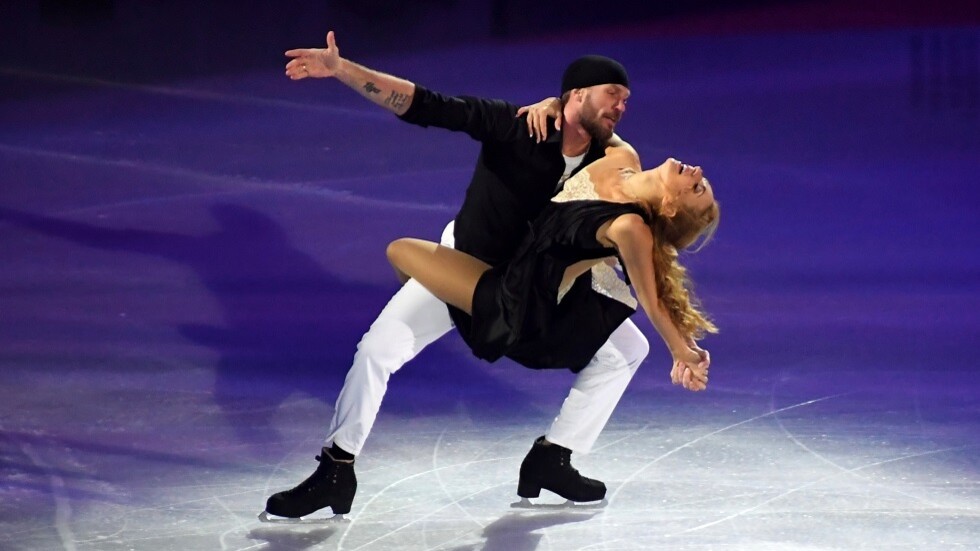 زوجة المتحدث باسم الكرملين تصف شريكها السابق في الرقص على الجليد بـ"بطل من هذا الزمان"