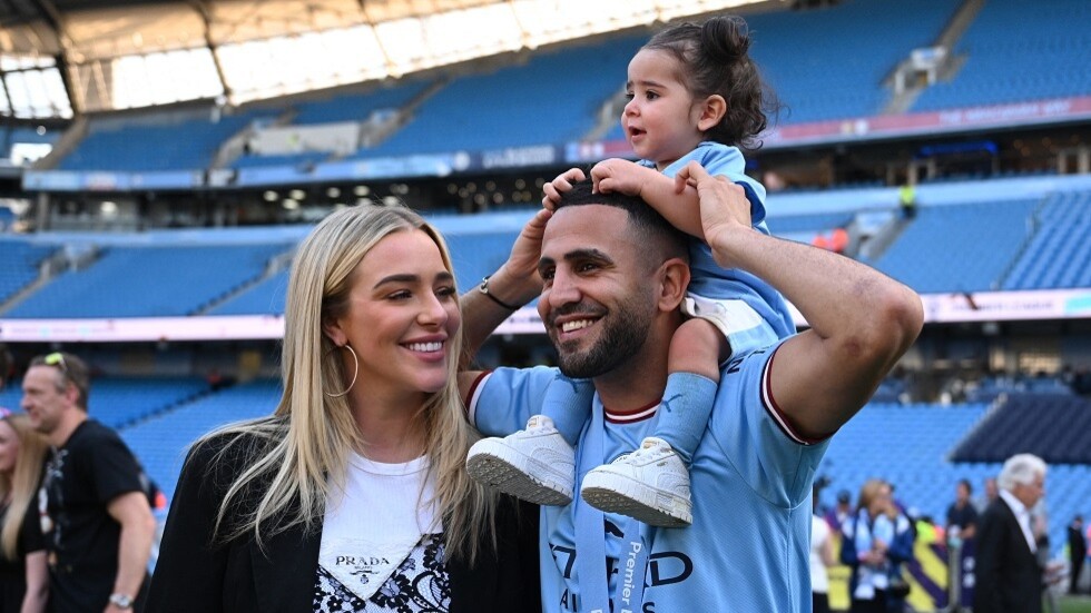 بعد الموافقة.. الكشف عن راتب رياض محرز في أهلي جدة (فيديو)