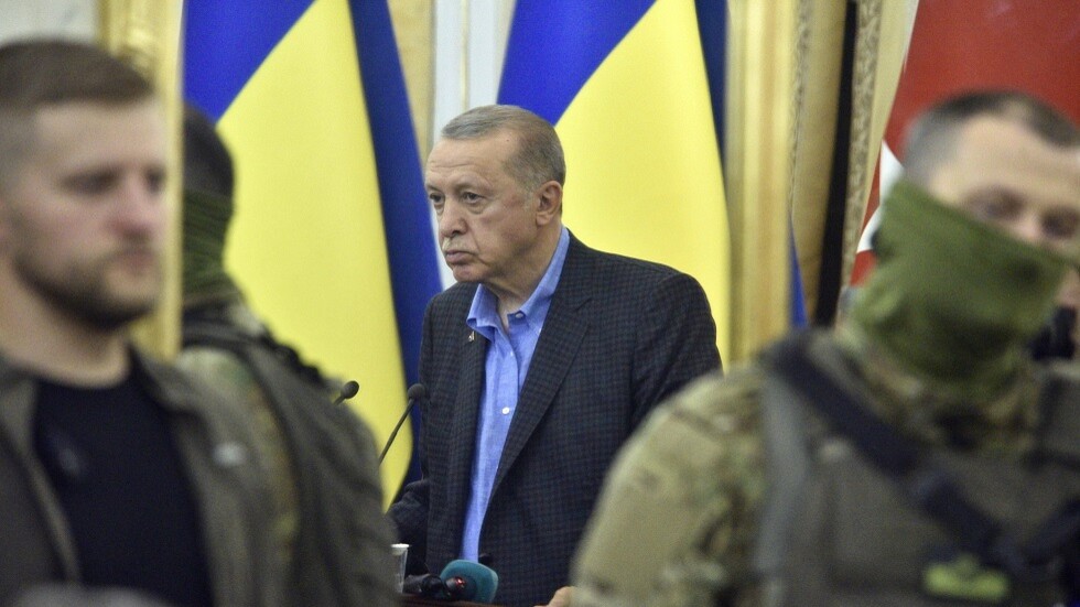 "تاس" نقلا عن مصدر في الرئاسة التركية: أردوغان يعرض على زيلينسكي استضافة مفاوضات سلام مع روسيا