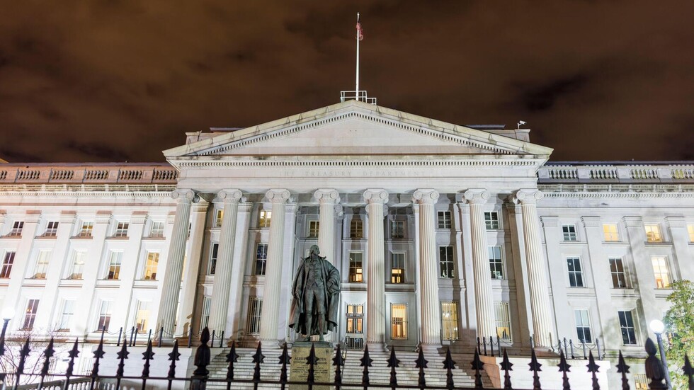 وسائل إعلام: واشنطن تضغط على هونغ كونغ والإمارات للحد من التجارة مع روسيا